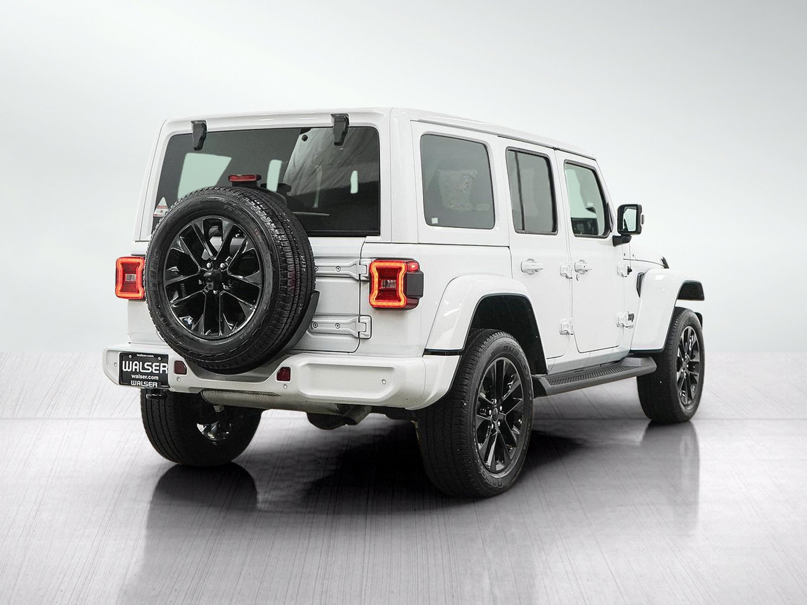 Used 2021 Jeep Wrangler Unlimited Sahara AWD/4WD image 5