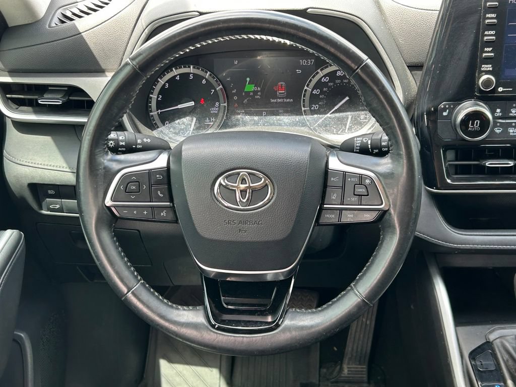 Used 2021 Toyota Highlander XLE FWD image 41