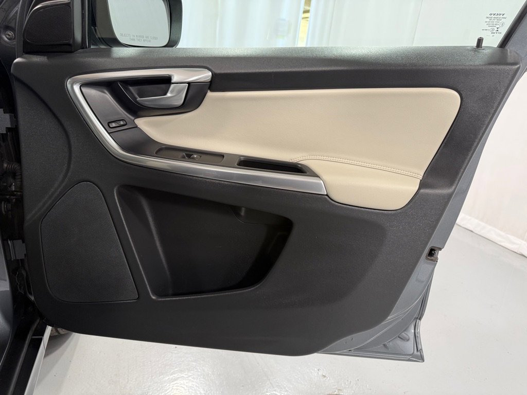 Used 2017 Volvo XC60 T5 Dynamic w/ Preferred Option Package image 20