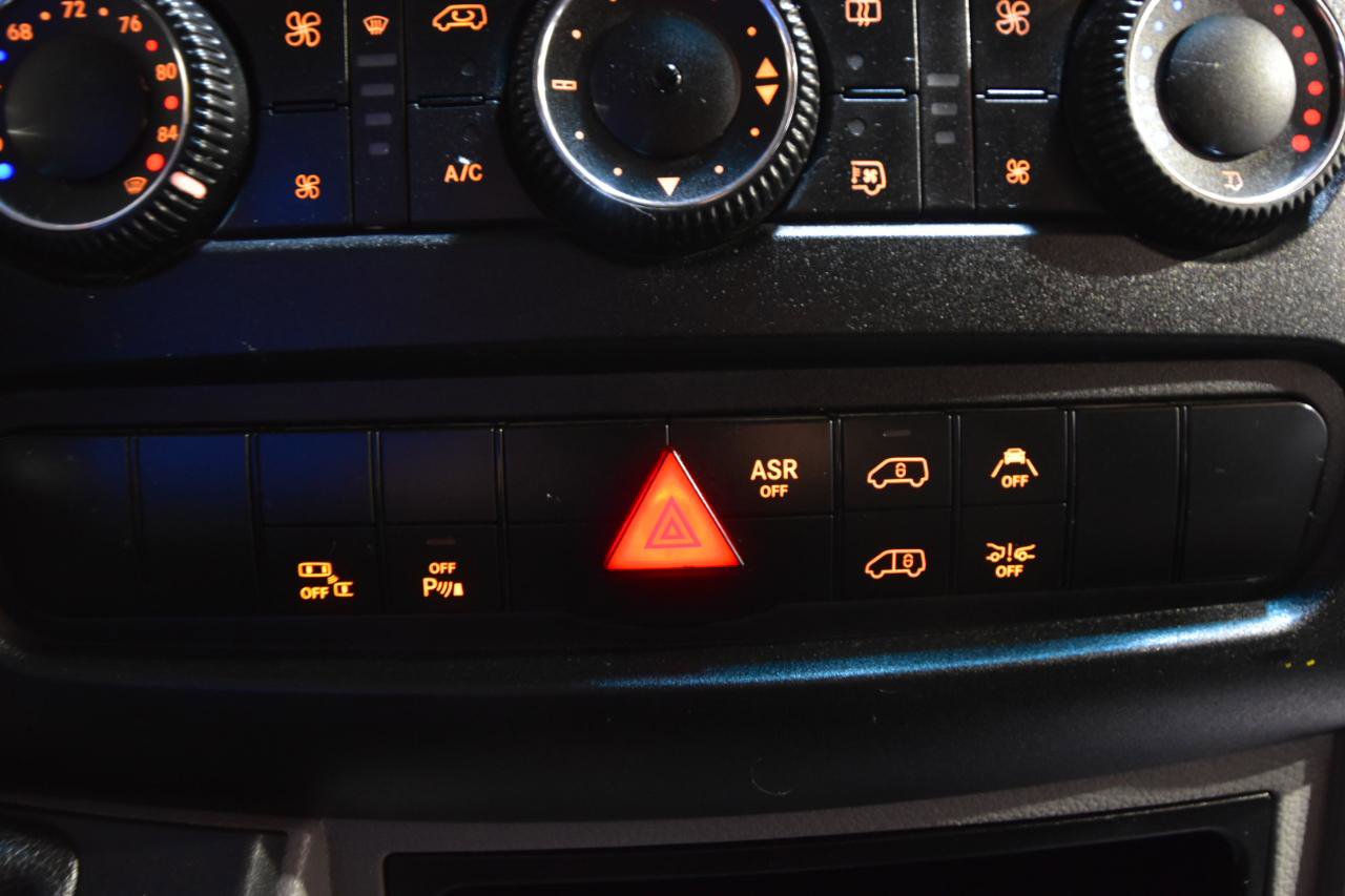 Used 2015 Mercedes-Benz Sprinter 3500 image 27
