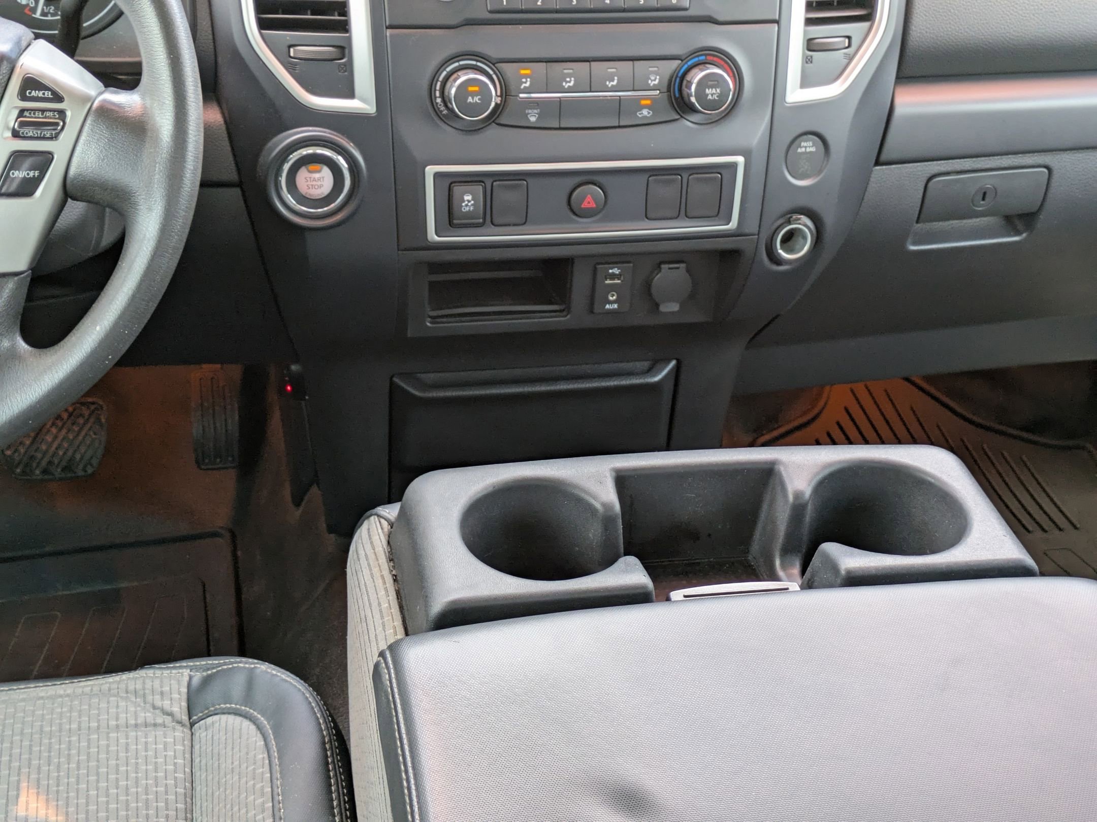 Used 2017 Nissan Titan S image 18