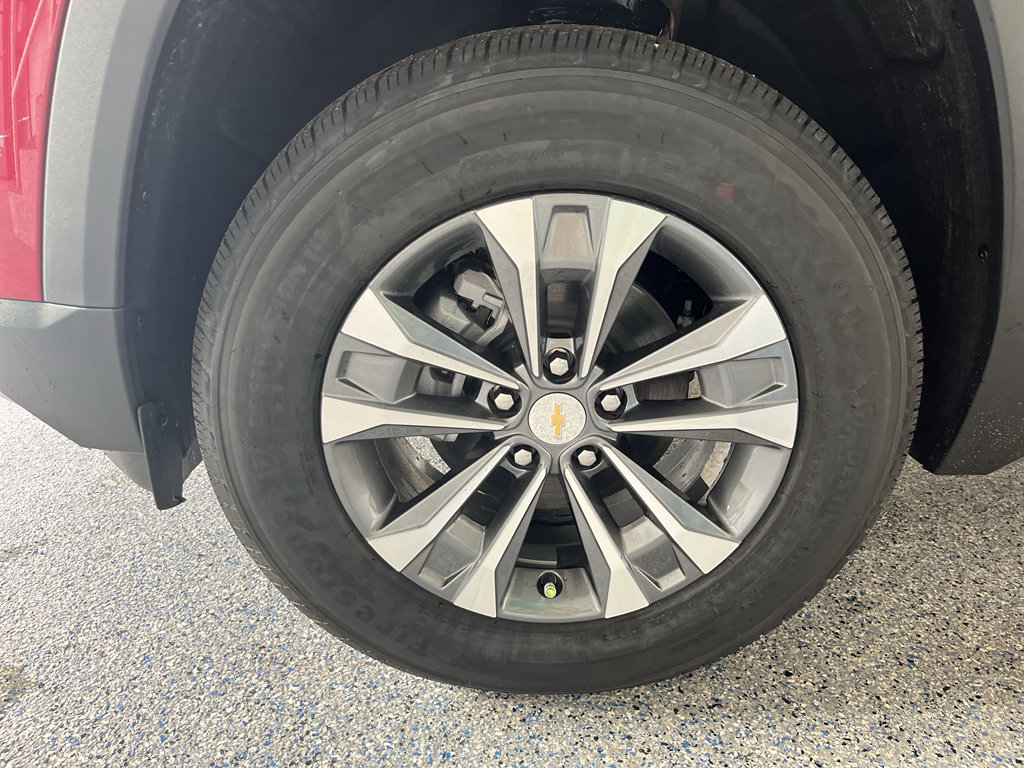 New 2026 Chevrolet Equinox LT w/ Convenience Package II FWD image 33