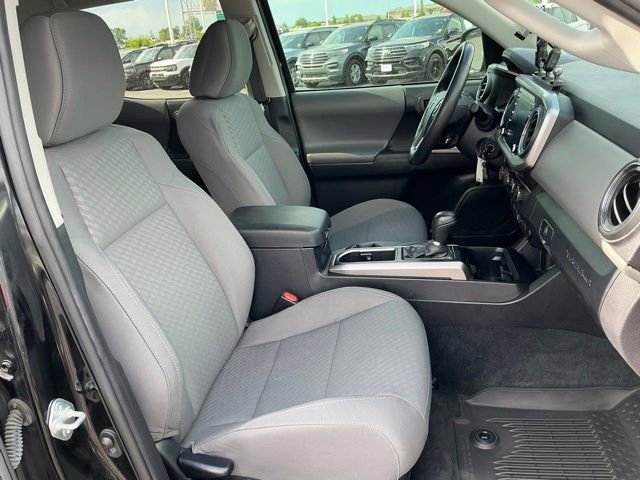 Used 2022 Toyota Tacoma SR5 w/ Technology Package AWD/4WD image 18