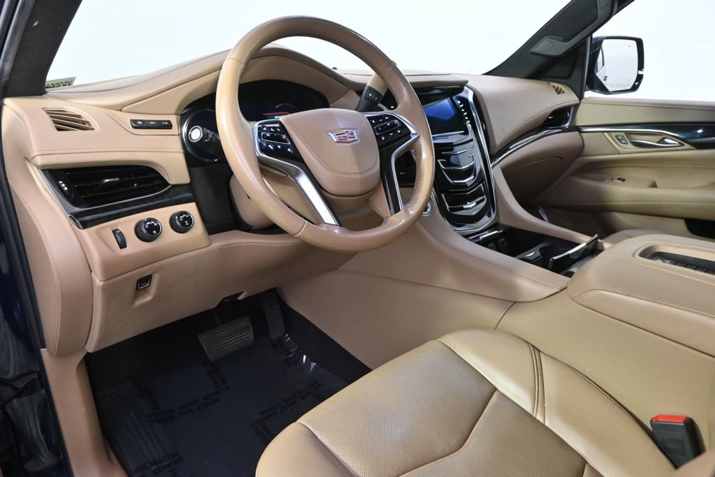 Used 2019 Cadillac Escalade Platinum AWD/4WD image 11