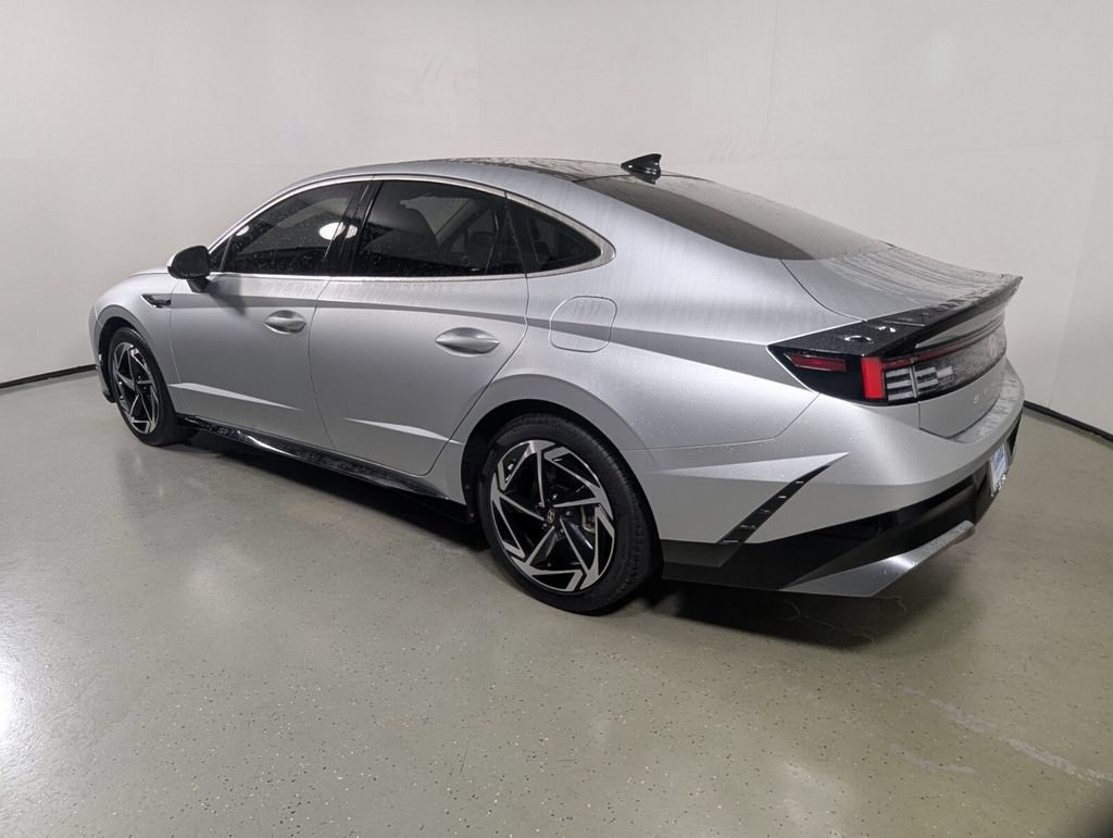 Certified 2024 Hyundai Sonata SEL w/ Convenience Package FWD image 6