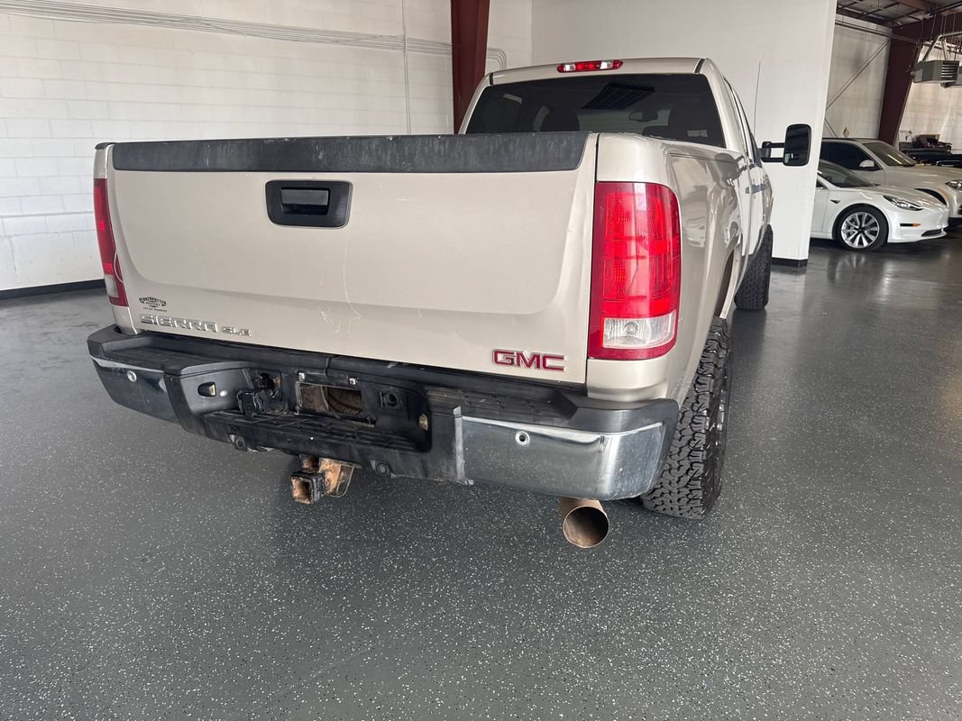 Used 2008 GMC Sierra 3500 SLE w/ Convenience Package AWD/4WD image 4