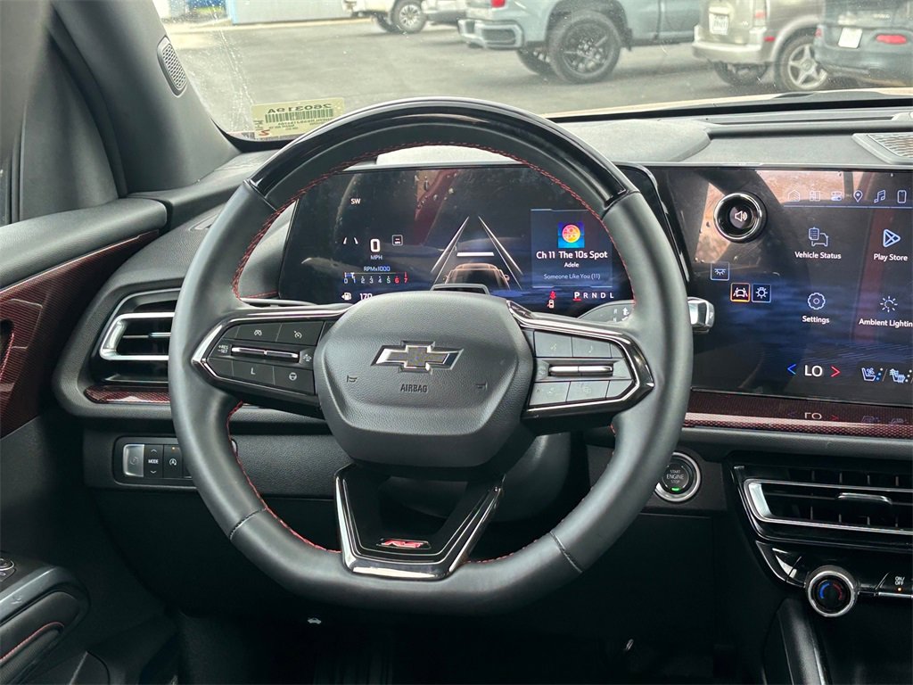 Used 2025 Chevrolet Traverse RS image 27