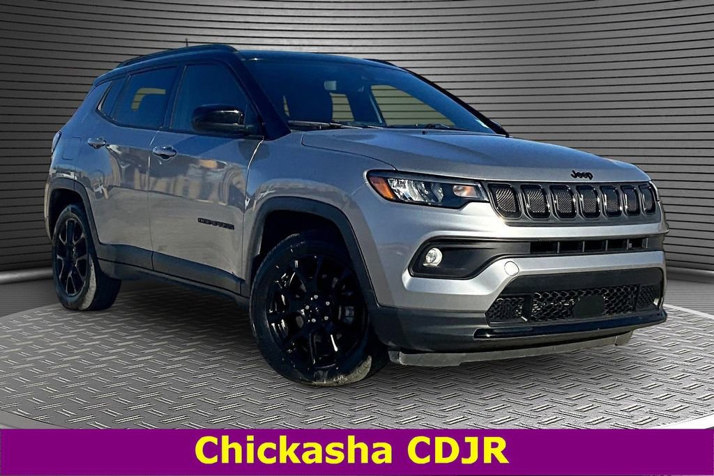 Used 2022 Jeep Compass Altitude w/ Sun and Sound Group image 3