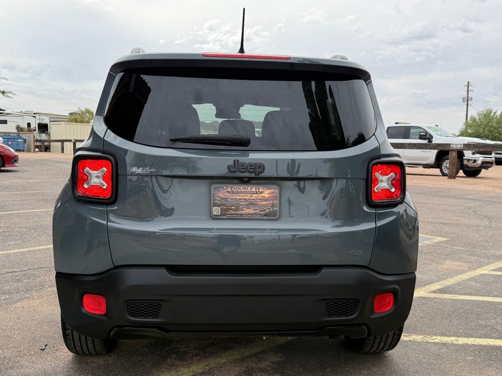 Used 2017 Jeep Renegade Altitude FWD image 6