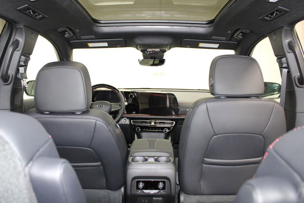 New 2026 Chevrolet Traverse RS w/ LPO, Floor Liner Package image 32