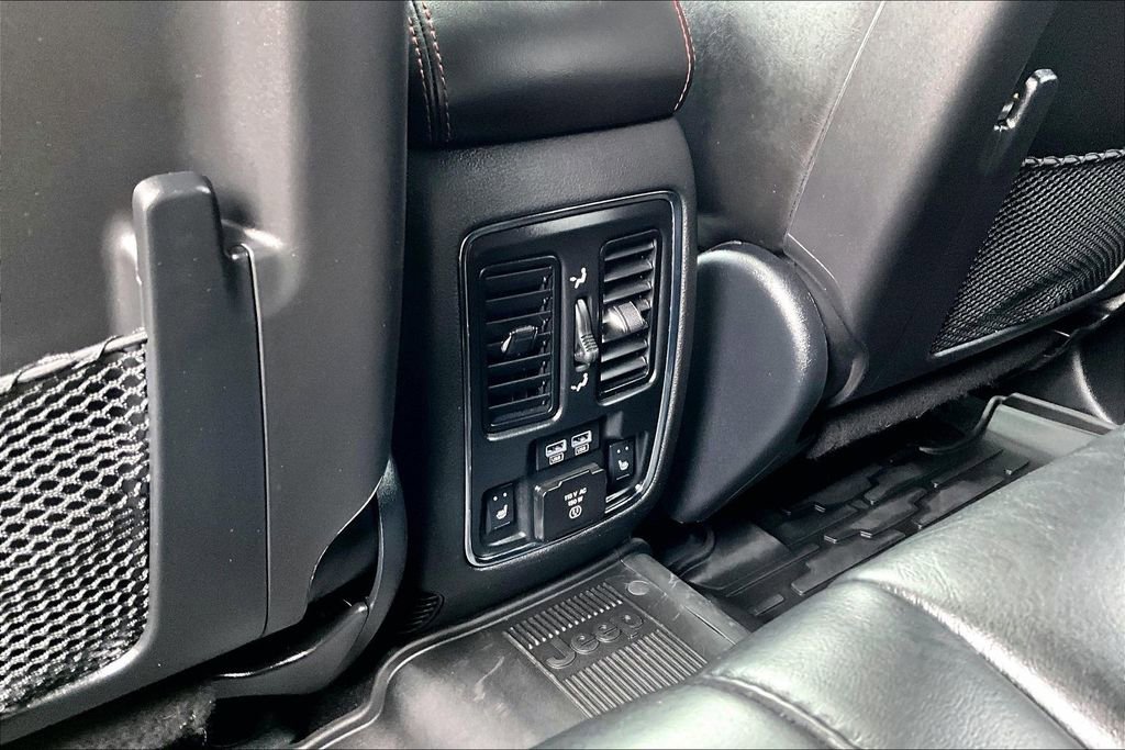 Used 2021 Jeep Grand Cherokee Trailhawk image 30