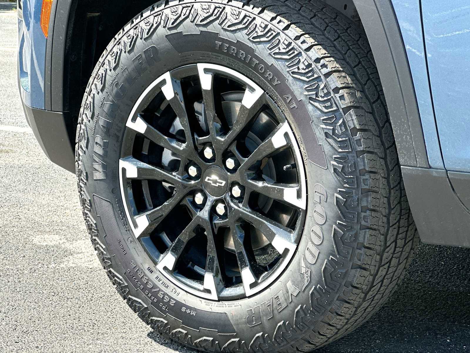 Used 2025 Chevrolet Traverse Z71 image 11