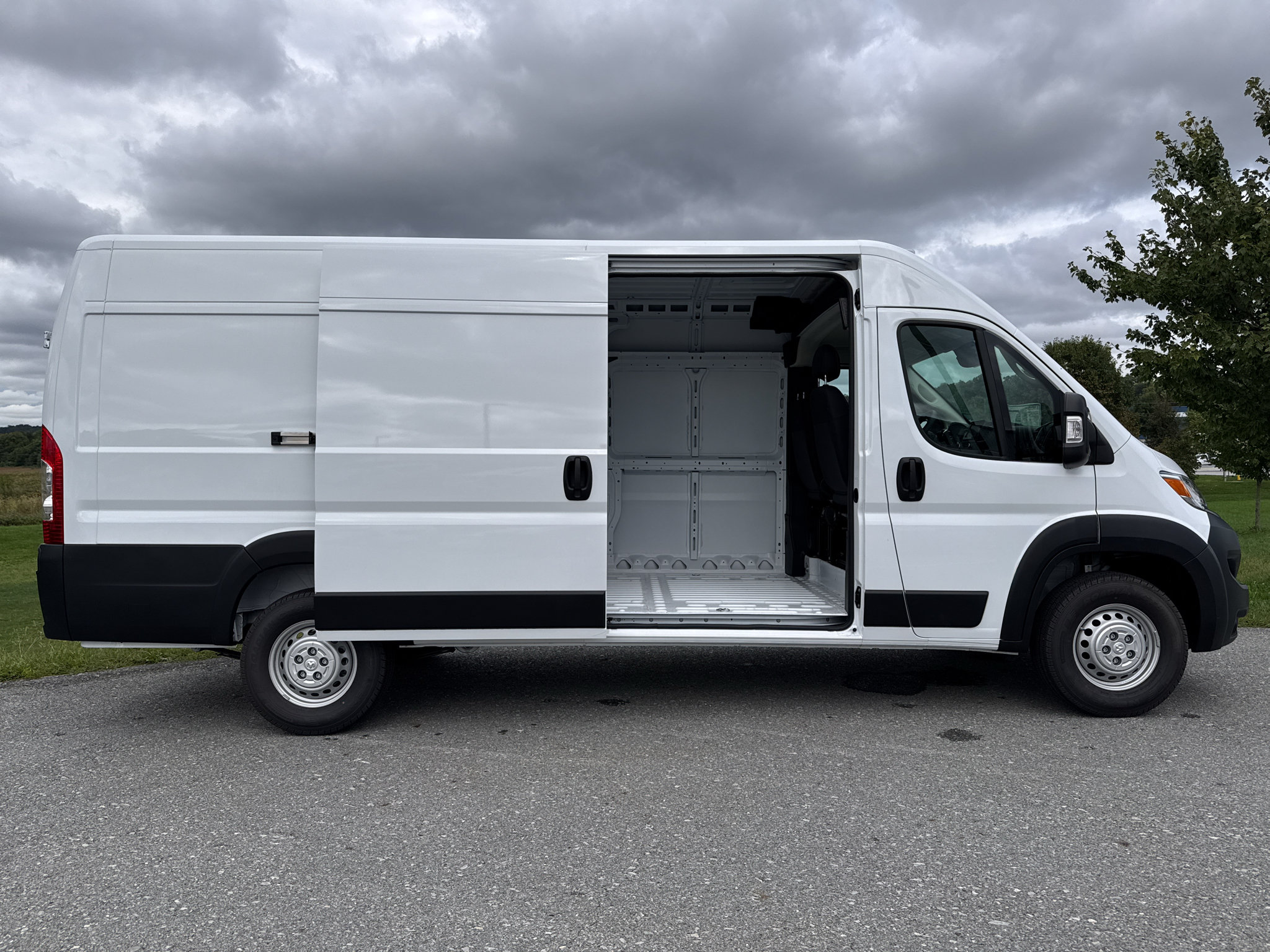 New 2026 RAM ProMaster 3500 w/ Convenience Group FWD image 14