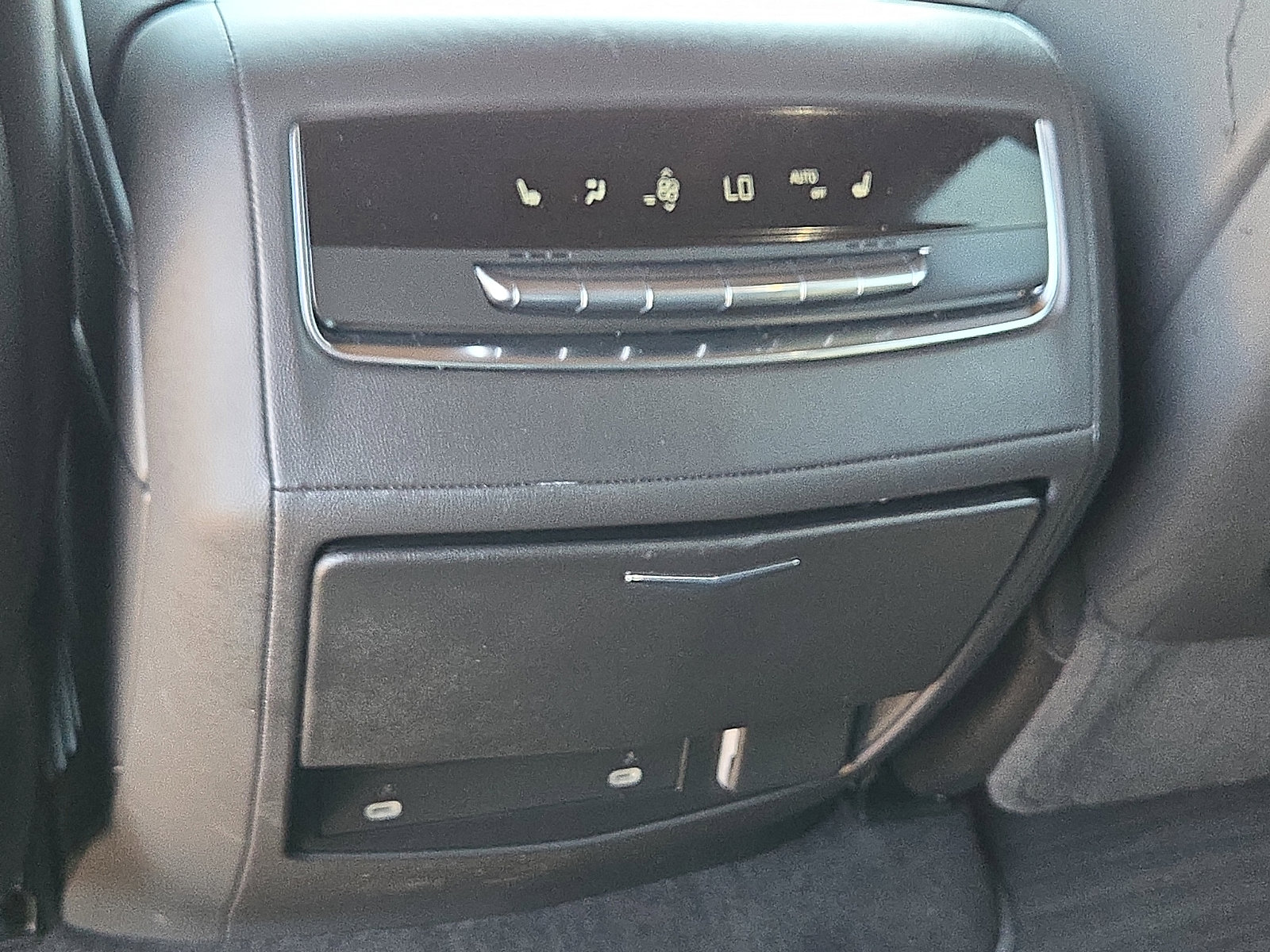 Used 2023 Cadillac Escalade ESV Premium Luxury AWD/4WD image 12