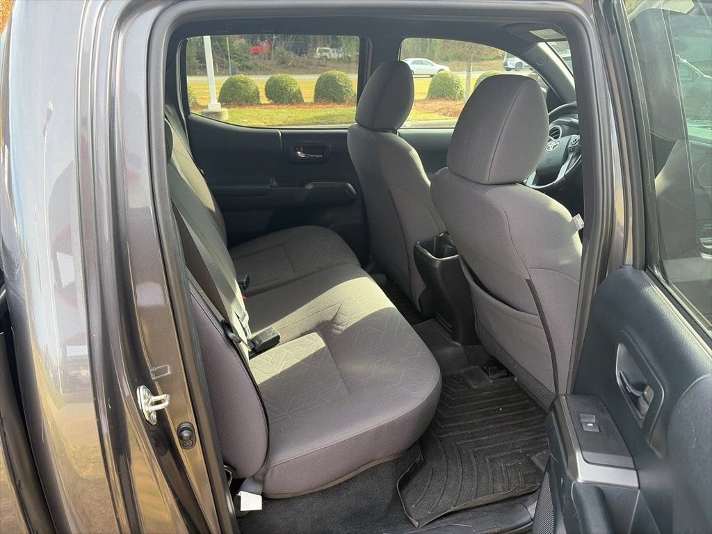Used 2016 Toyota Tacoma TRD Sport w/ Towing Package RWD image 15