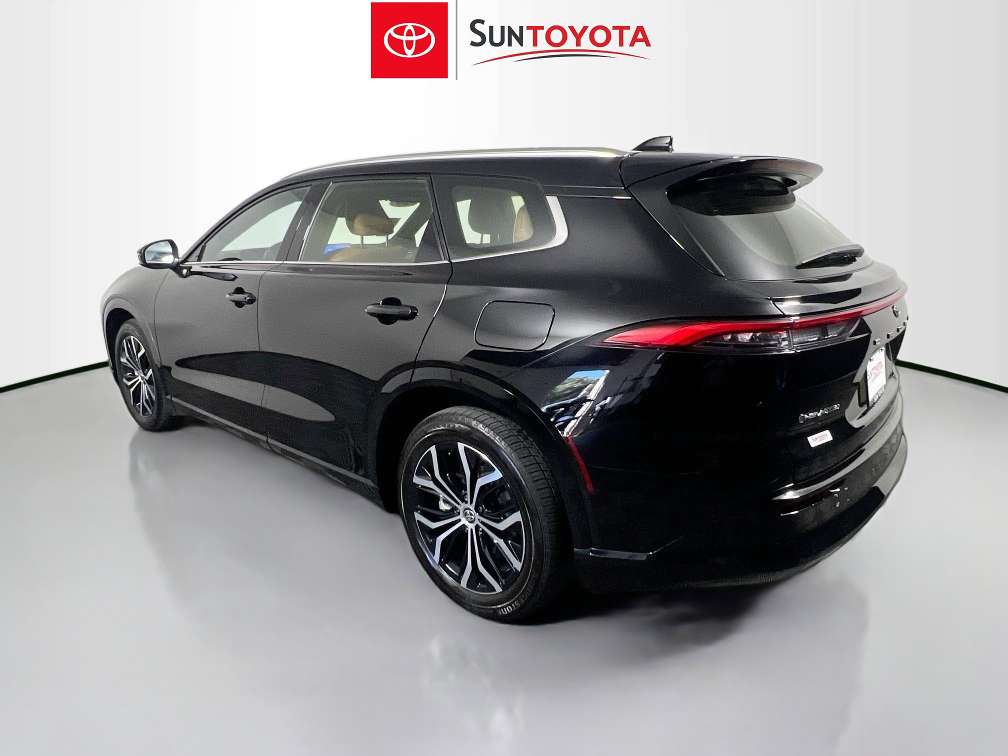 Used 2025 Toyota Crown Signia AWD/4WD image 6