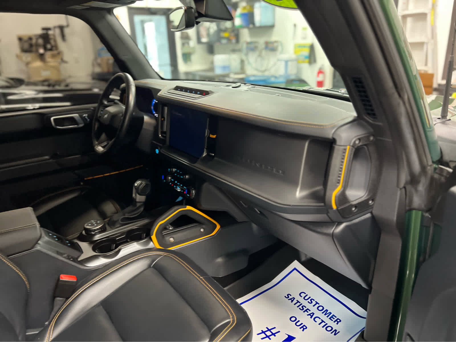 Used 2024 Ford Bronco Badlands image 16