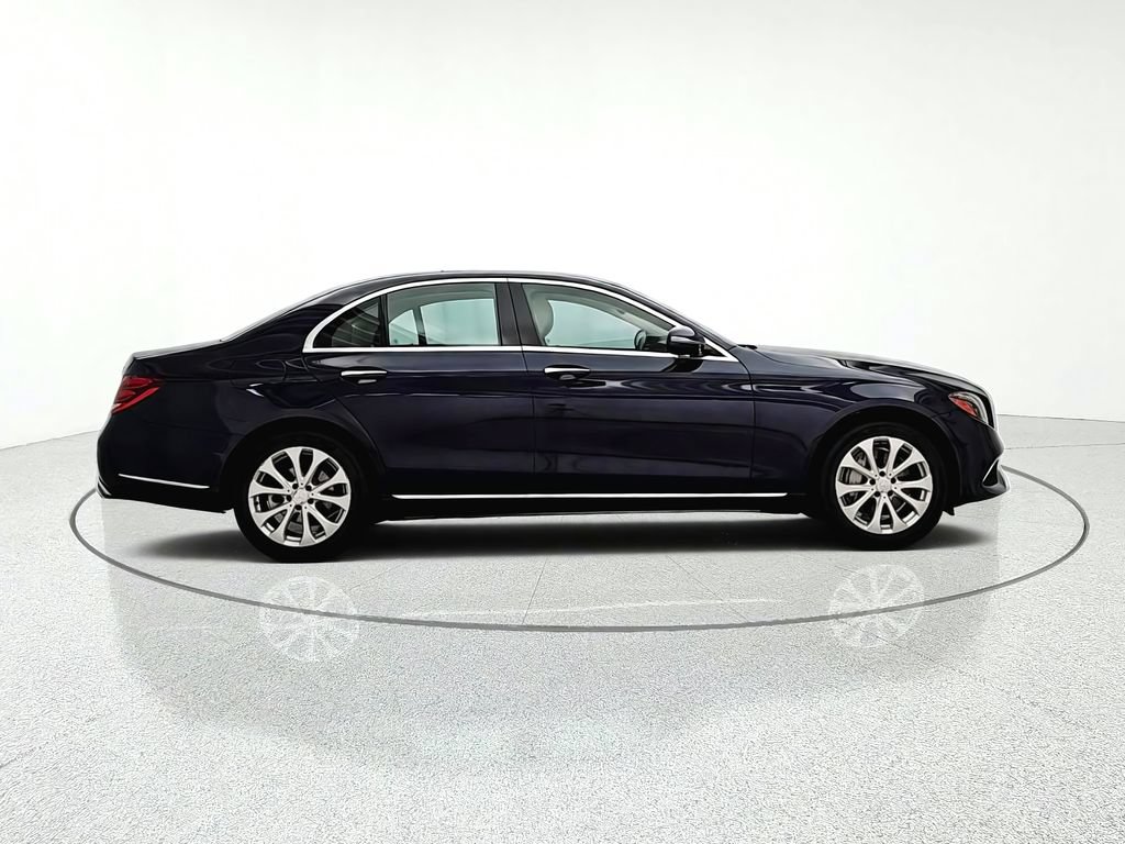 Used 2017 Mercedes-Benz E 300 4MATIC image 7