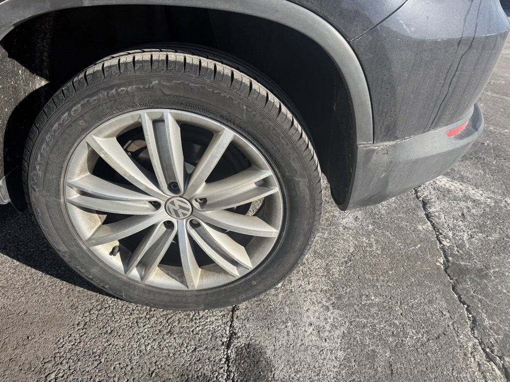 Used 2015 Volkswagen Tiguan SE image 5