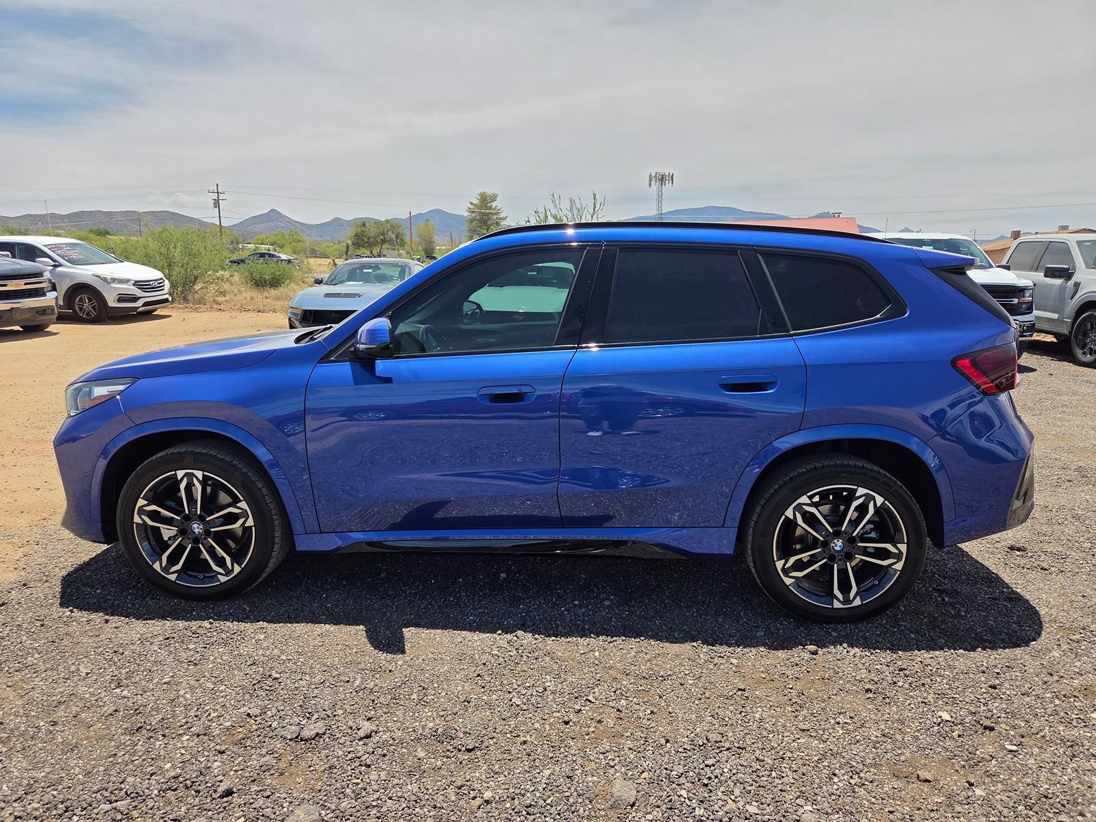 Used 2023 BMW X1 xDrive28i w/ M Sport Package AWD/4WD image 9