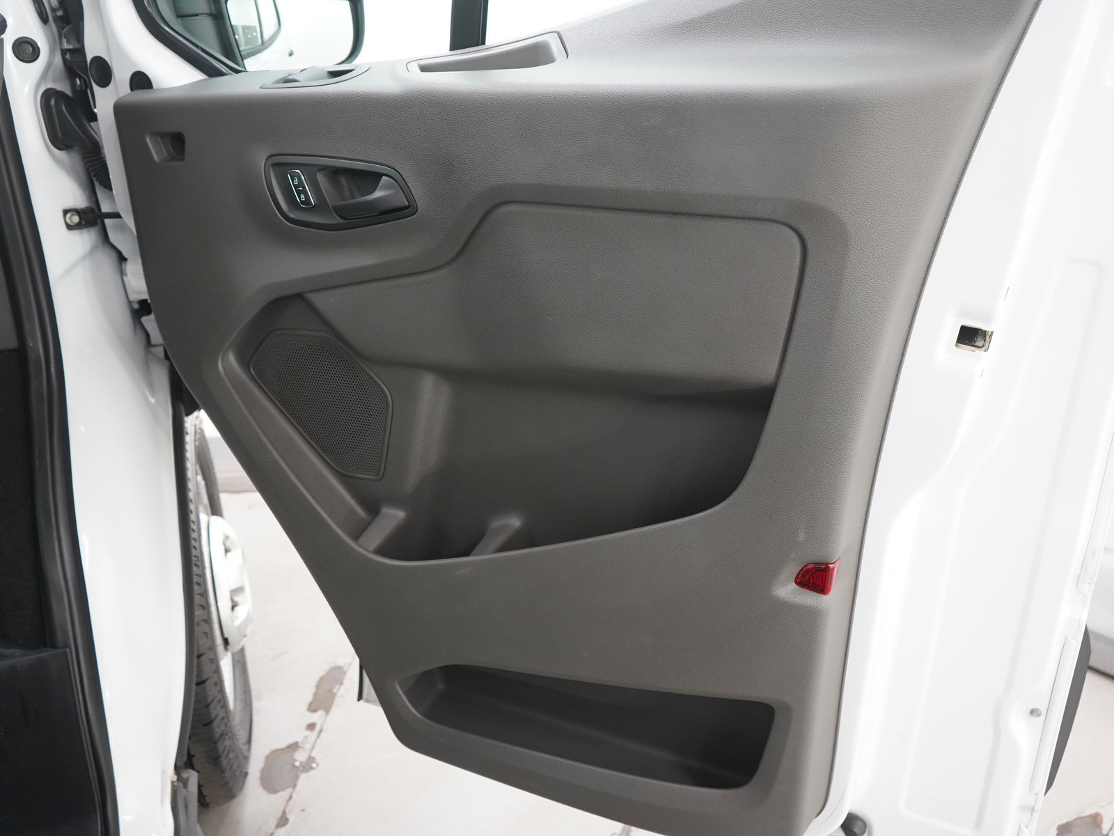 Used 2024 Ford Transit 350 XLT image 11