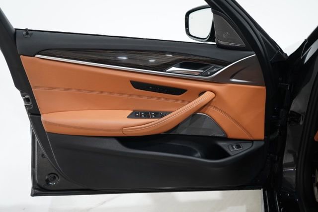 Used 2023 BMW 540i xDrive w/ M Sport Package image 18