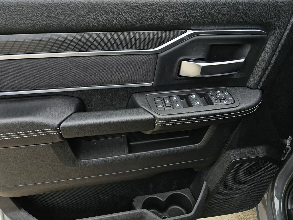 New 2026 RAM 2500 Big Horn AWD/4WD image 13