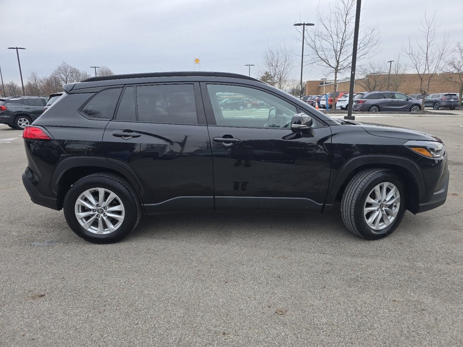 Used 2022 Toyota Corolla Cross LE image 19