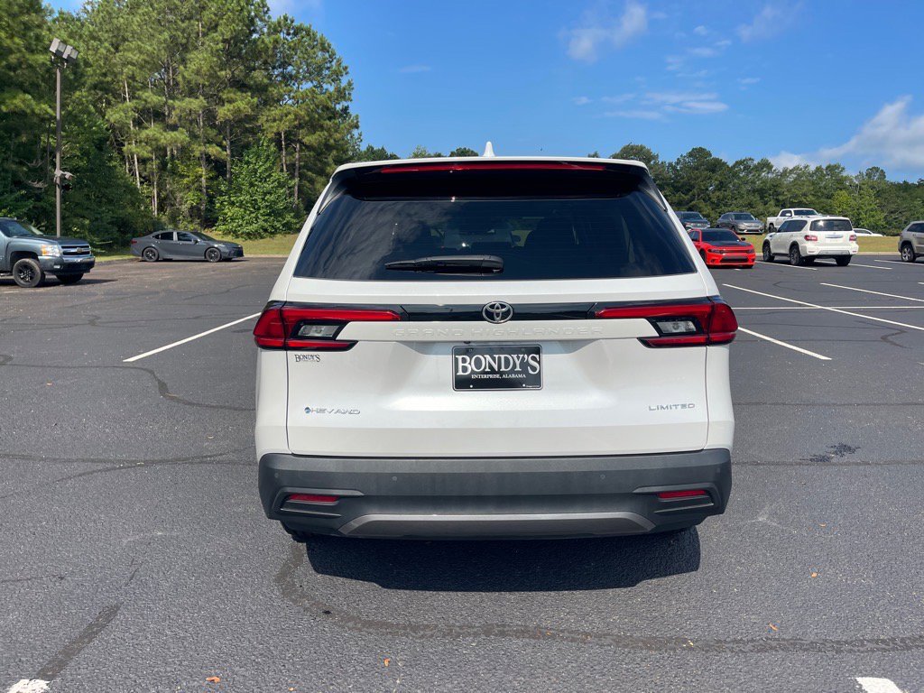 Used 2024 Toyota Grand Highlander Limited image 15