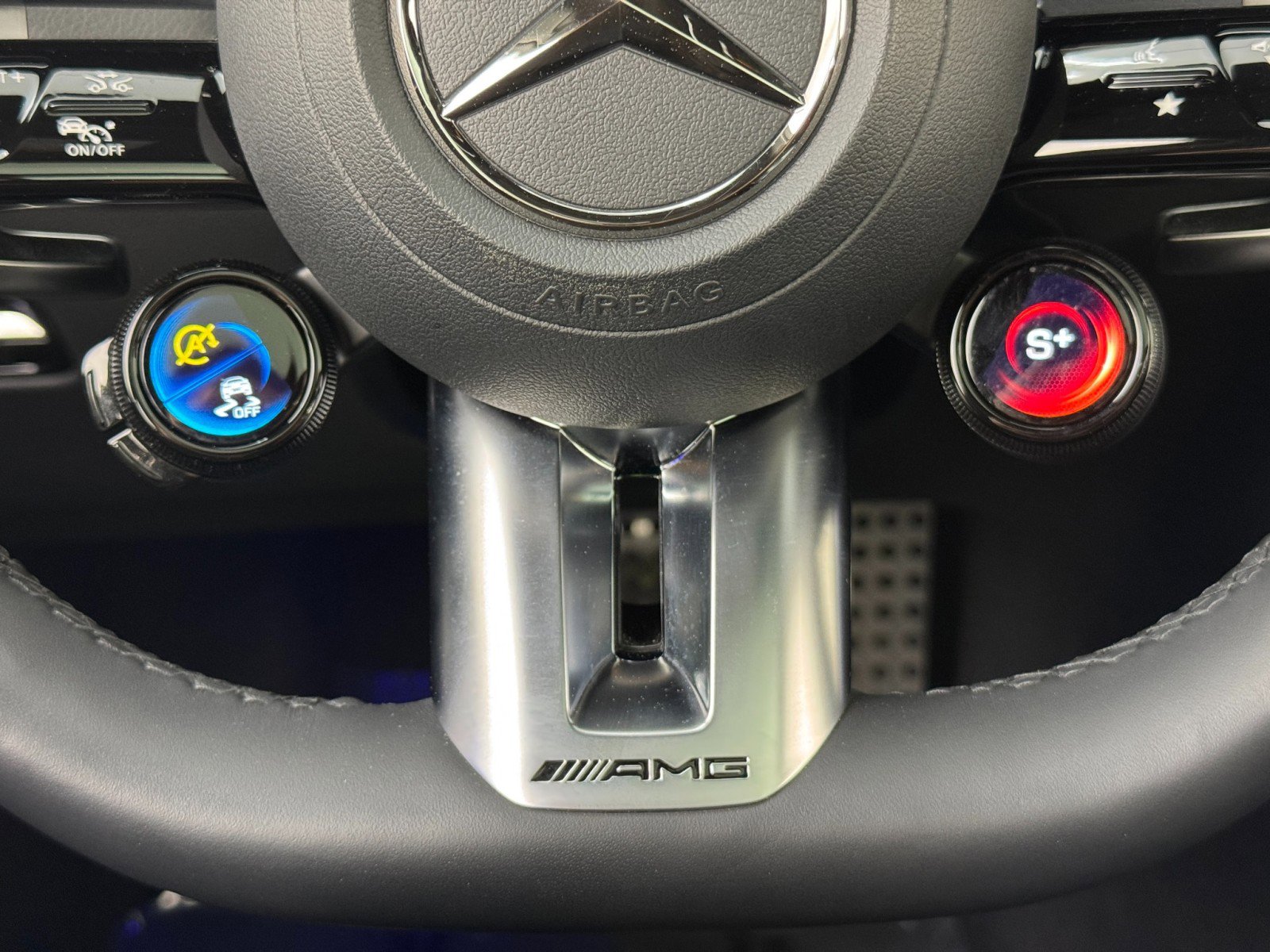 Used 2024 Mercedes-Benz GLC 43 AMG 4MATIC image 25