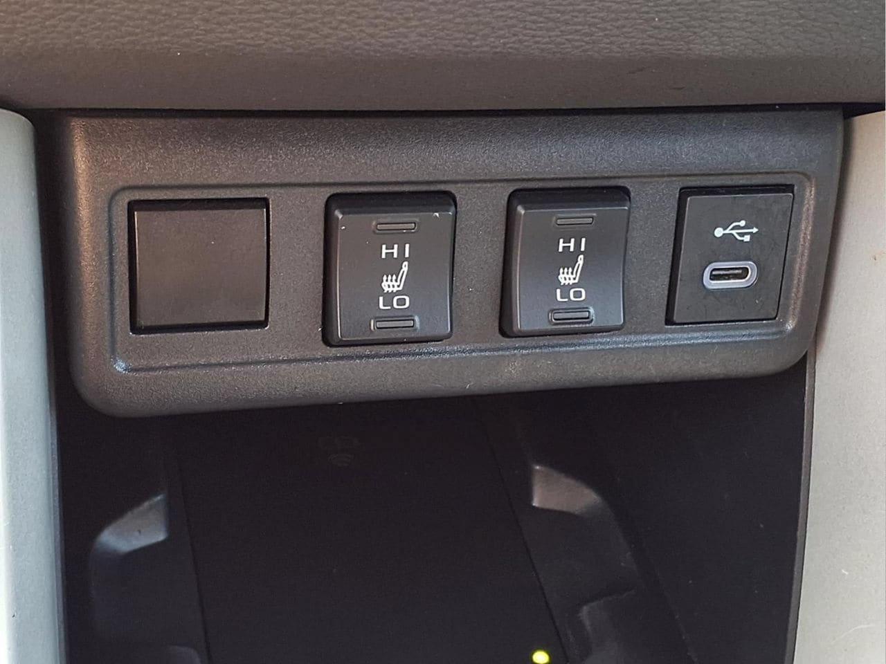 Used 2025 Toyota Corolla Cross XLE FWD image 17