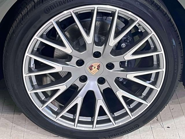 New 2025 Porsche Panamera 4 image 14