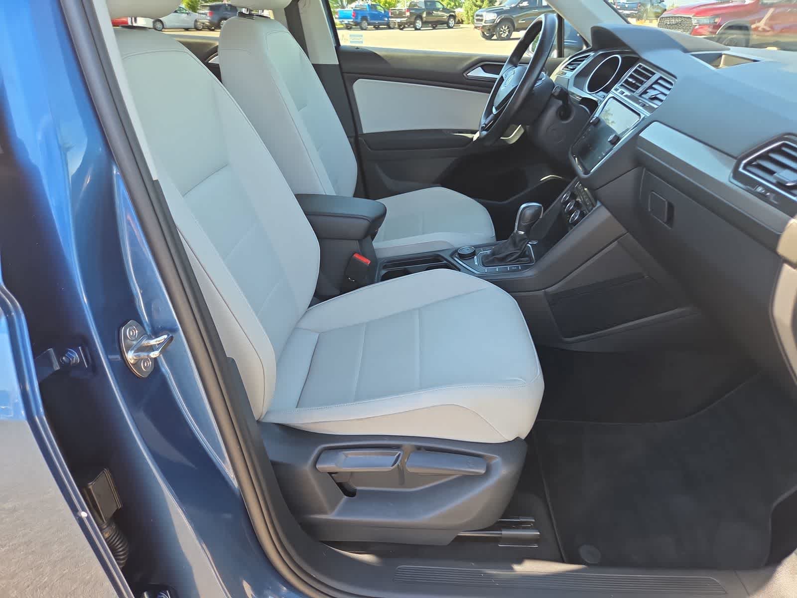 Used 2018 Volkswagen Tiguan SE AWD/4WD image 22