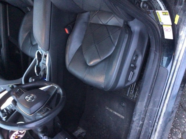 Used 2019 Toyota Highlander SE image 6