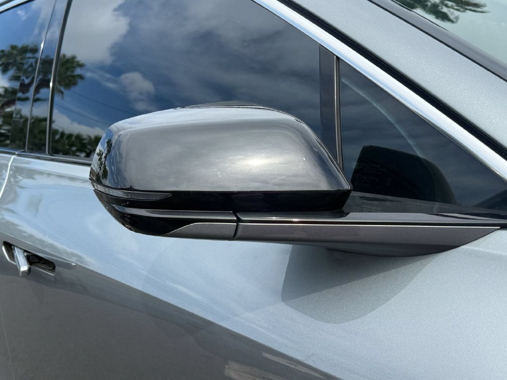 Certified 2024 Cadillac Lyriq Luxury AWD/4WD image 11