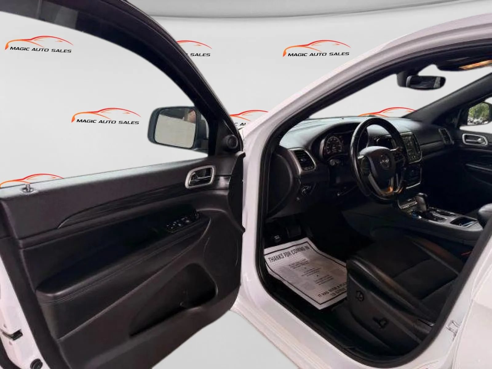 Used 2020 Jeep Grand Cherokee Altitude AWD/4WD image 12