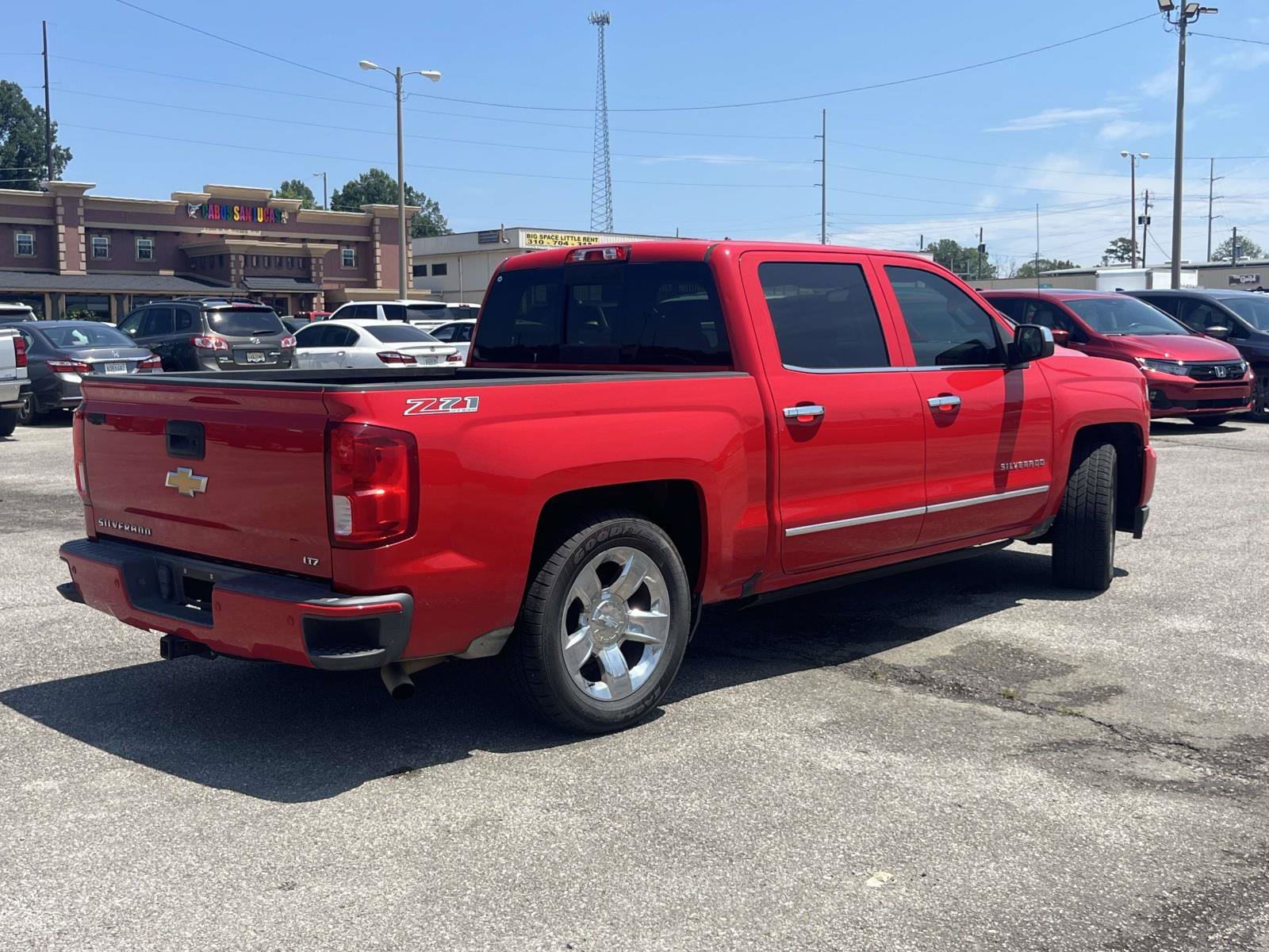 Used 2017 Chevrolet Silverado 1500 LTZ Z71 w/ LTZ Plus Package AWD/4WD image 3