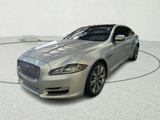 Used 2017 Jaguar XJ L Portfolio RWD image 5