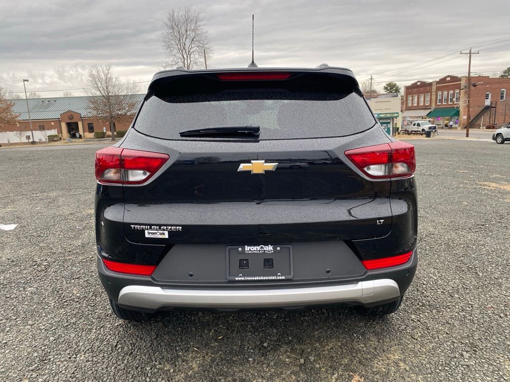 New 2026 Chevrolet TrailBlazer LT w/ LPO, Blackout Package FWD image 4