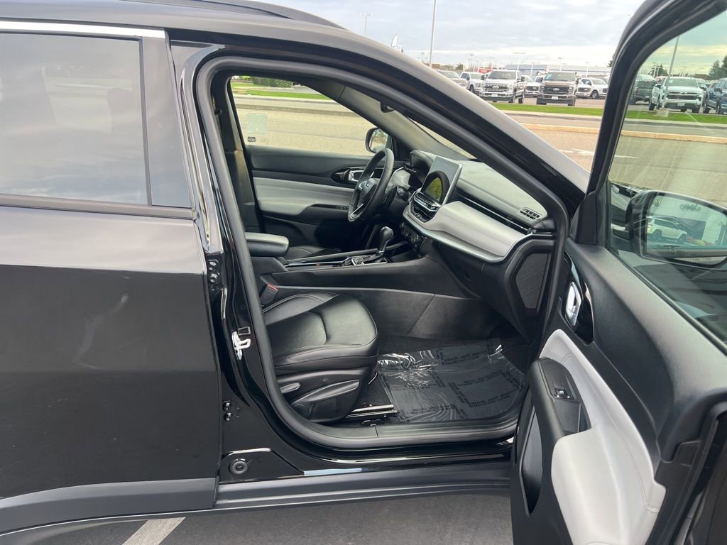 Used 2025 Jeep Compass Limited image 27