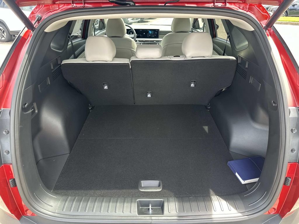 New 2026 Hyundai Tucson SEL FWD image 12