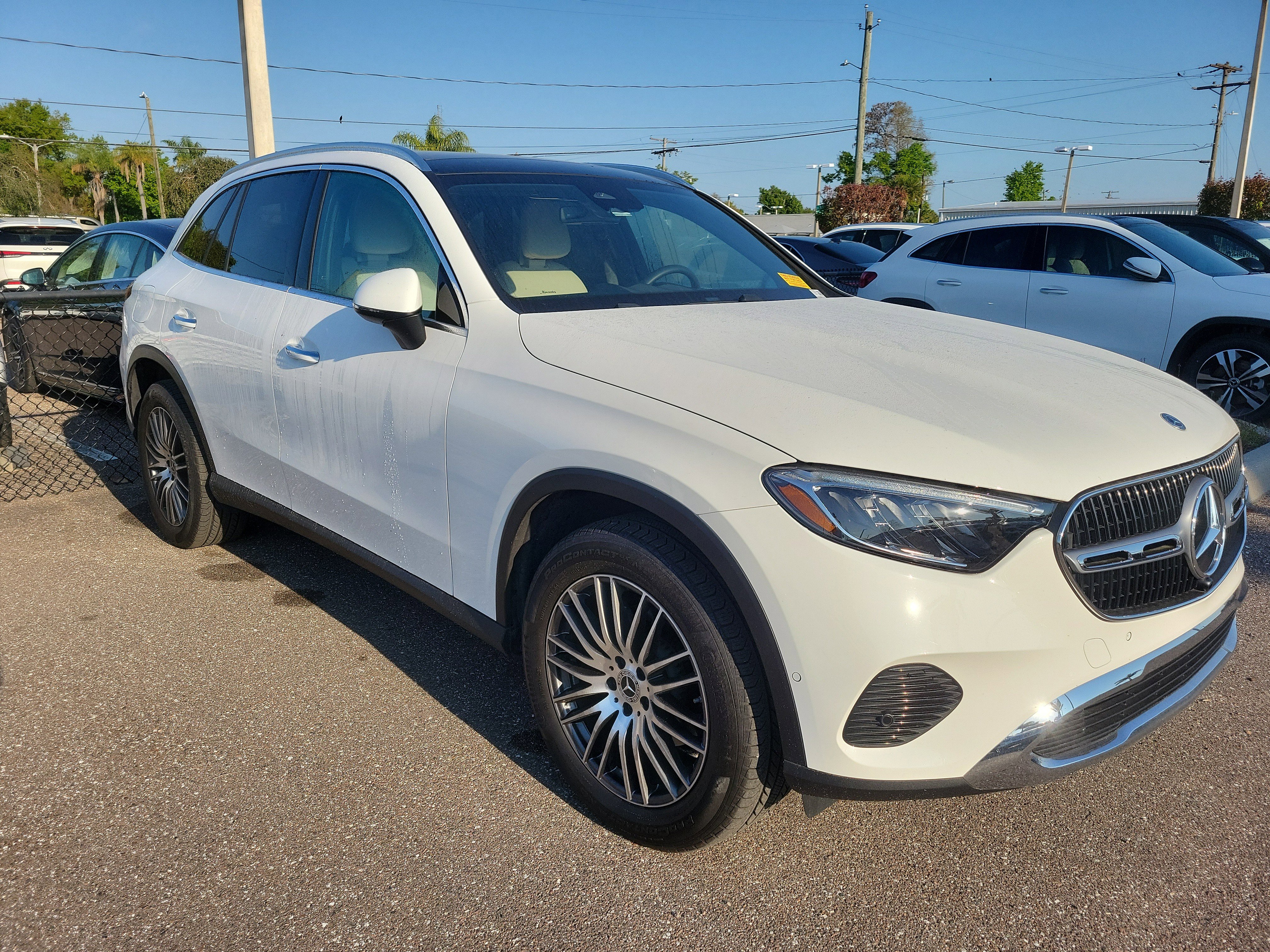 Certified 2025 Mercedes-Benz GLC 300 image 2