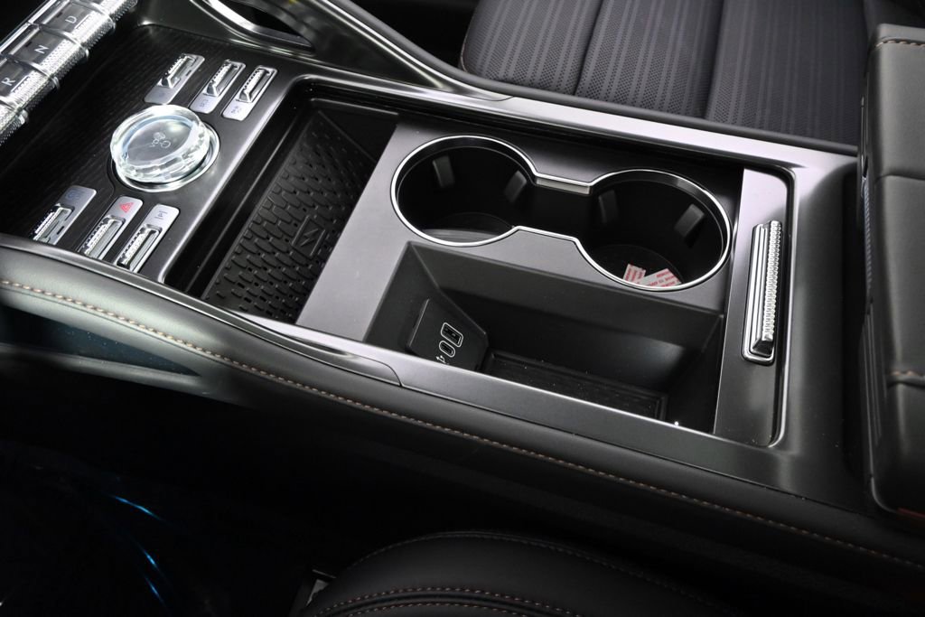 New 2026 Lincoln Nautilus Reserve w/ Jet Appearance Package image 32