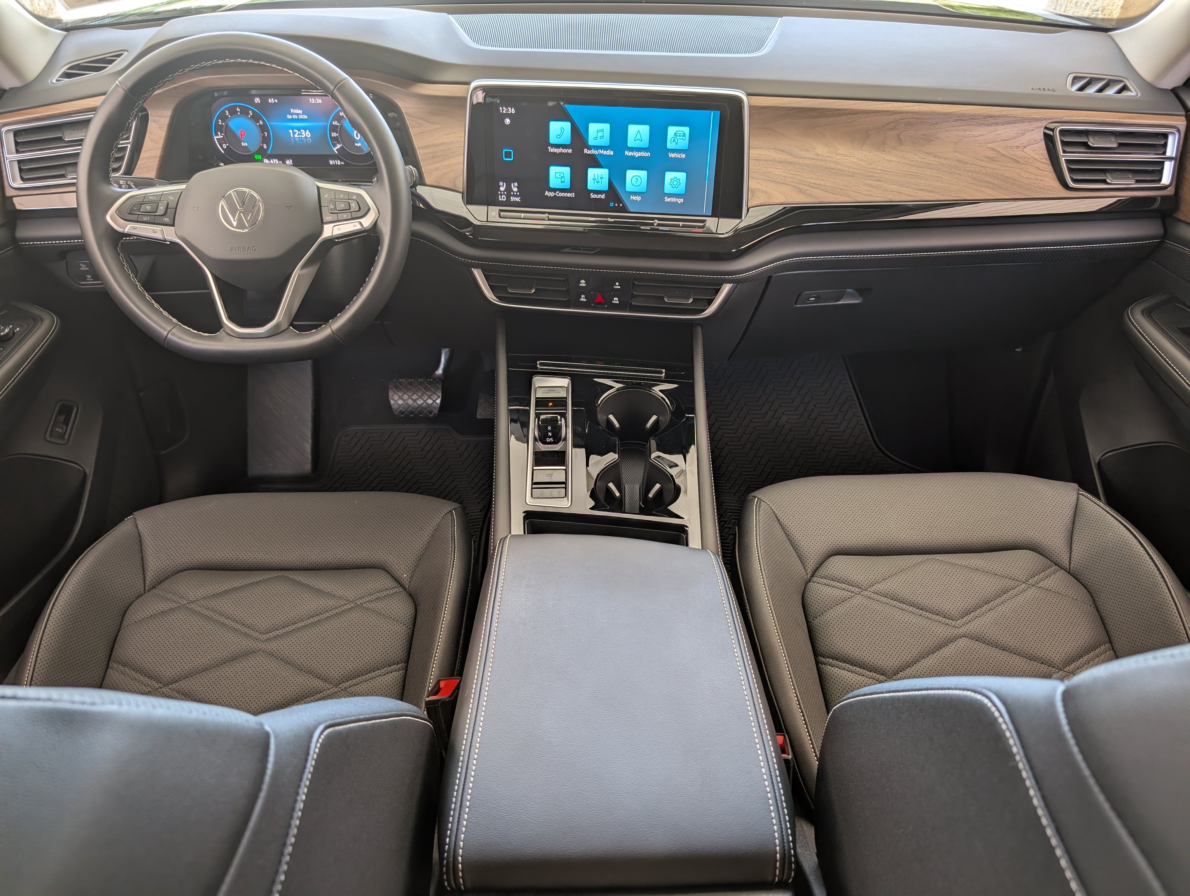 Used 2025 Volkswagen Atlas SE FWD image 25