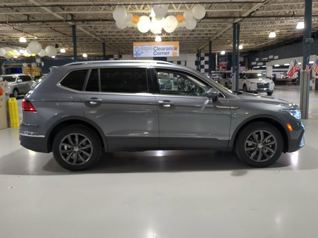 Used 2022 Volkswagen Tiguan SE AWD/4WD image 4