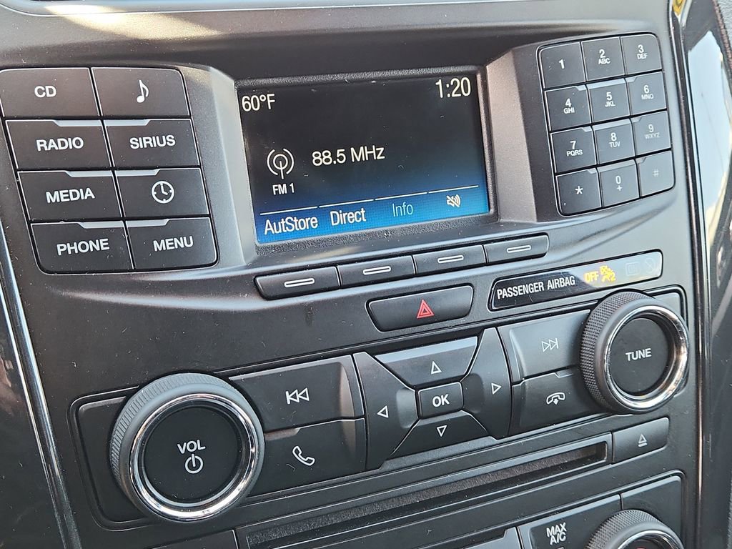 Used 2017 Ford Explorer XLT AWD/4WD image 18