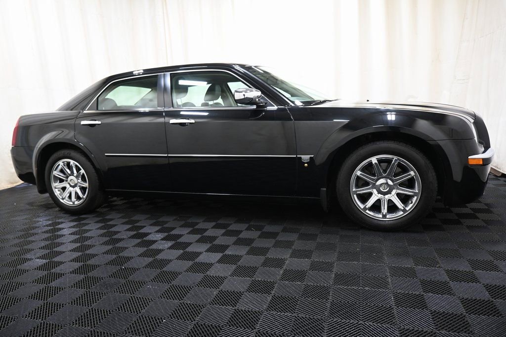 Used 2006 Chrysler 300 C w/ Sound Group II image 9