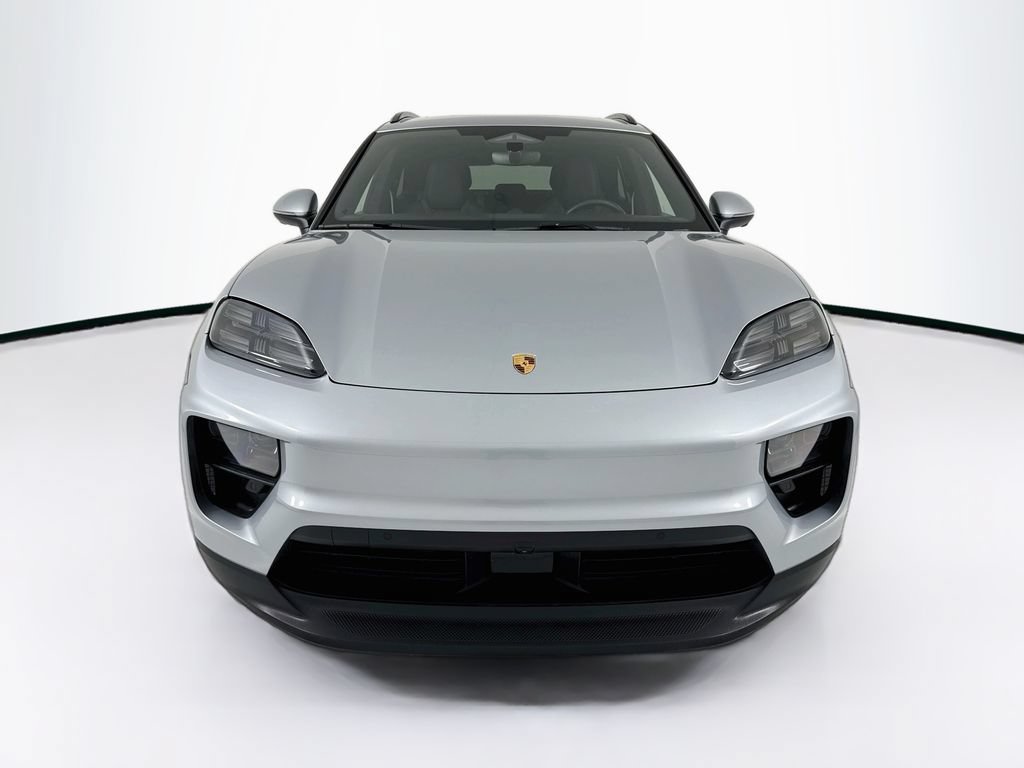 Certified 2025 Porsche Macan Electric RWD image 6