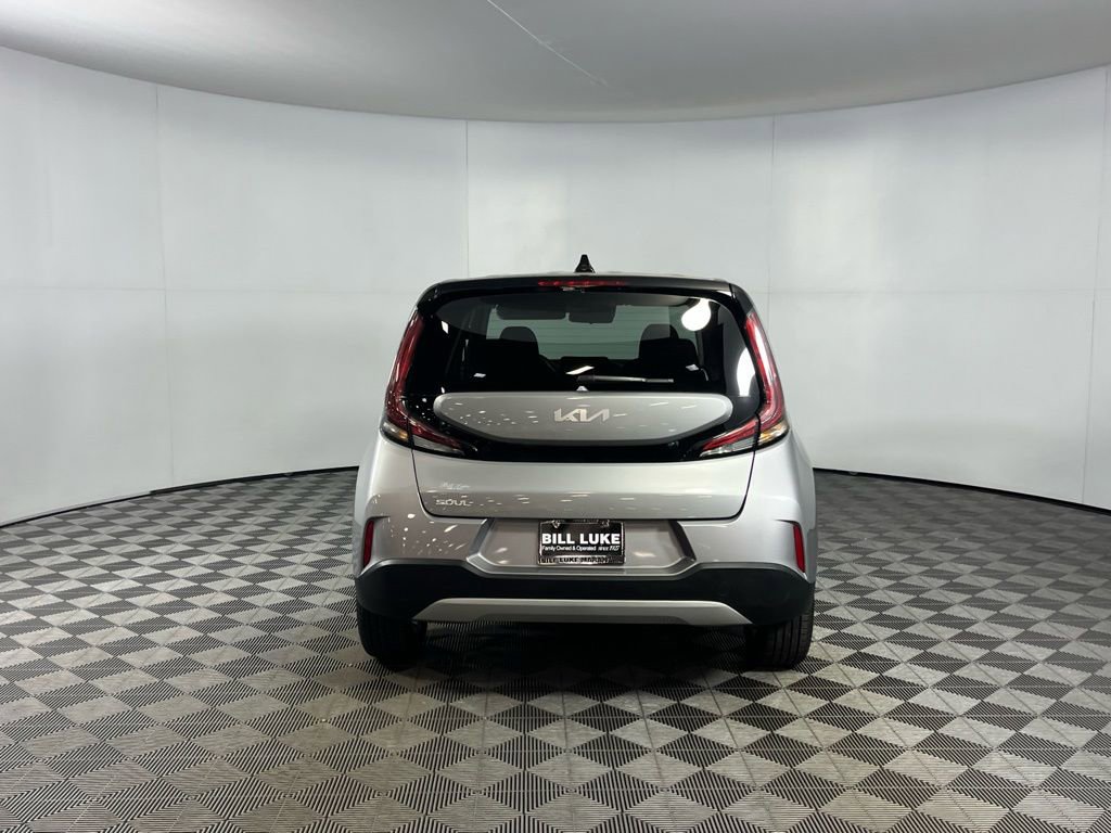 Used 2025 Kia Soul LX image 8