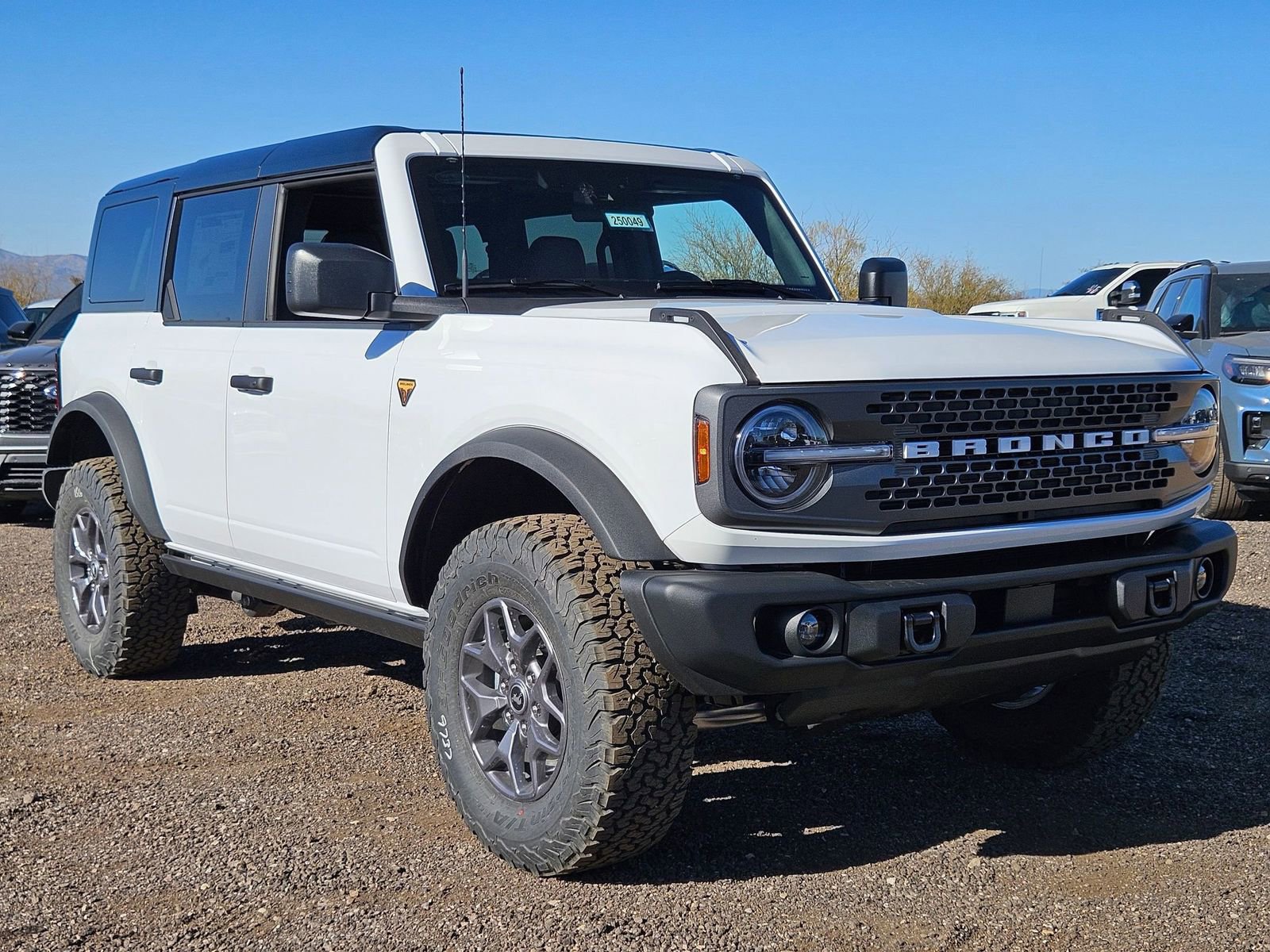 New 2025 Ford Bronco Badlands image 3
